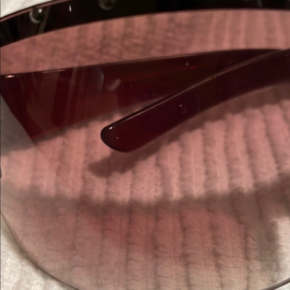 Gucci Sunglasses - Picture 5 of 6